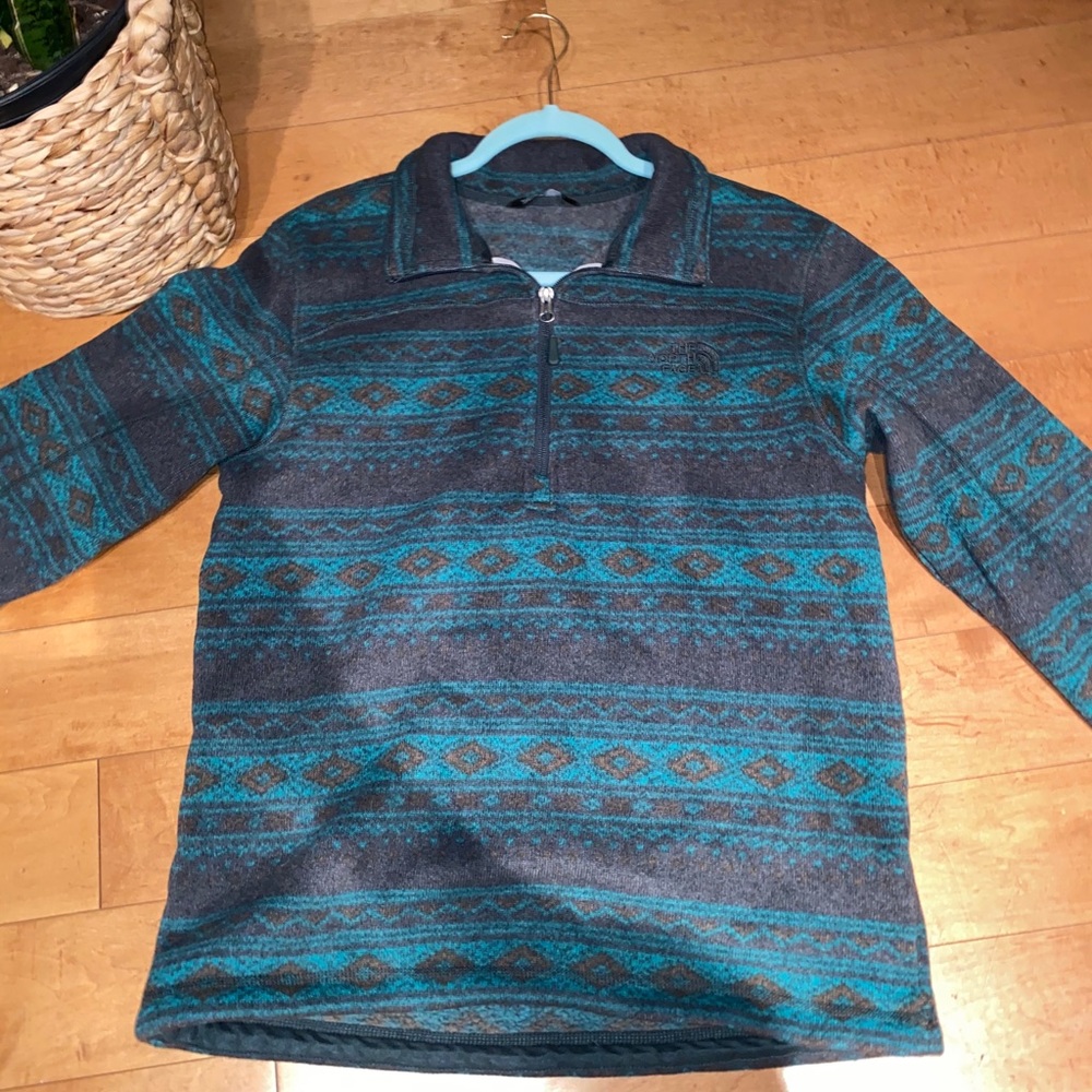 The North face pullover sweater